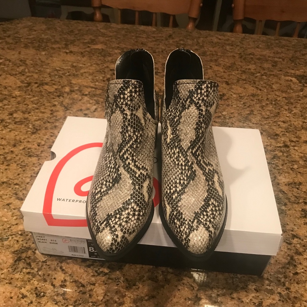 Eliza Waterproof Bootie (Women) Blondo No Box Size 8 1/2